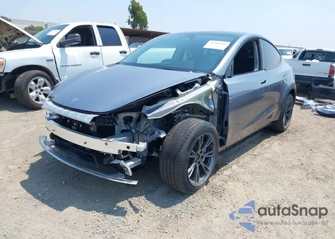 2024 Tesla Model Y Long Range Dual Motor All-Wheel Drive из США, поврежденный, VIN 7SAYGDEE6RA300764